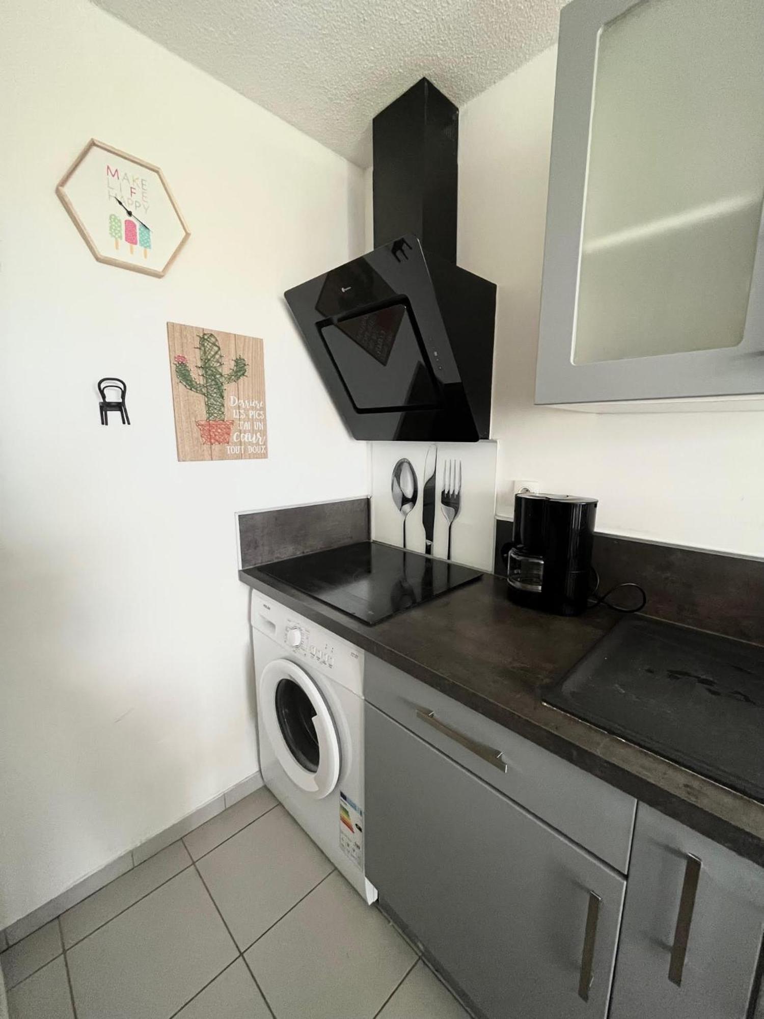 Appartement Devant La Mer + Parking Le Grau-du-Roi Esterno foto