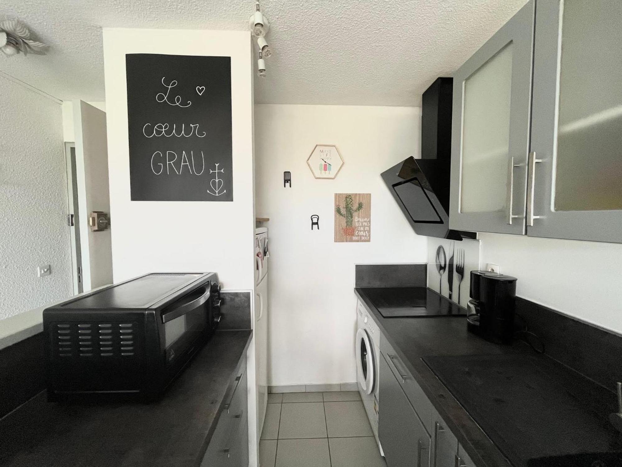 Appartement Devant La Mer + Parking Le Grau-du-Roi Esterno foto